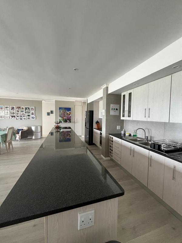 5 Bedroom Property for Sale in Kleinbaai Western Cape